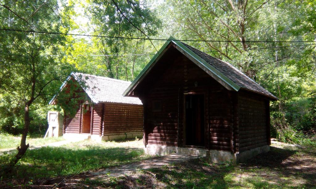 Chalets & Rooms Carda Sebesfok Bezdan Exterior photo