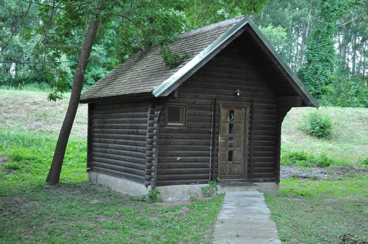 Chalets & Rooms Carda Sebesfok Bezdan Exterior photo